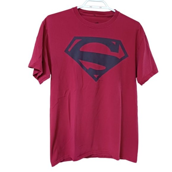 🛍️❤️ Superman Red Short Sleeve Crewneck T- Shirt   Size M🛍️❤️ - Picture 1 of 6